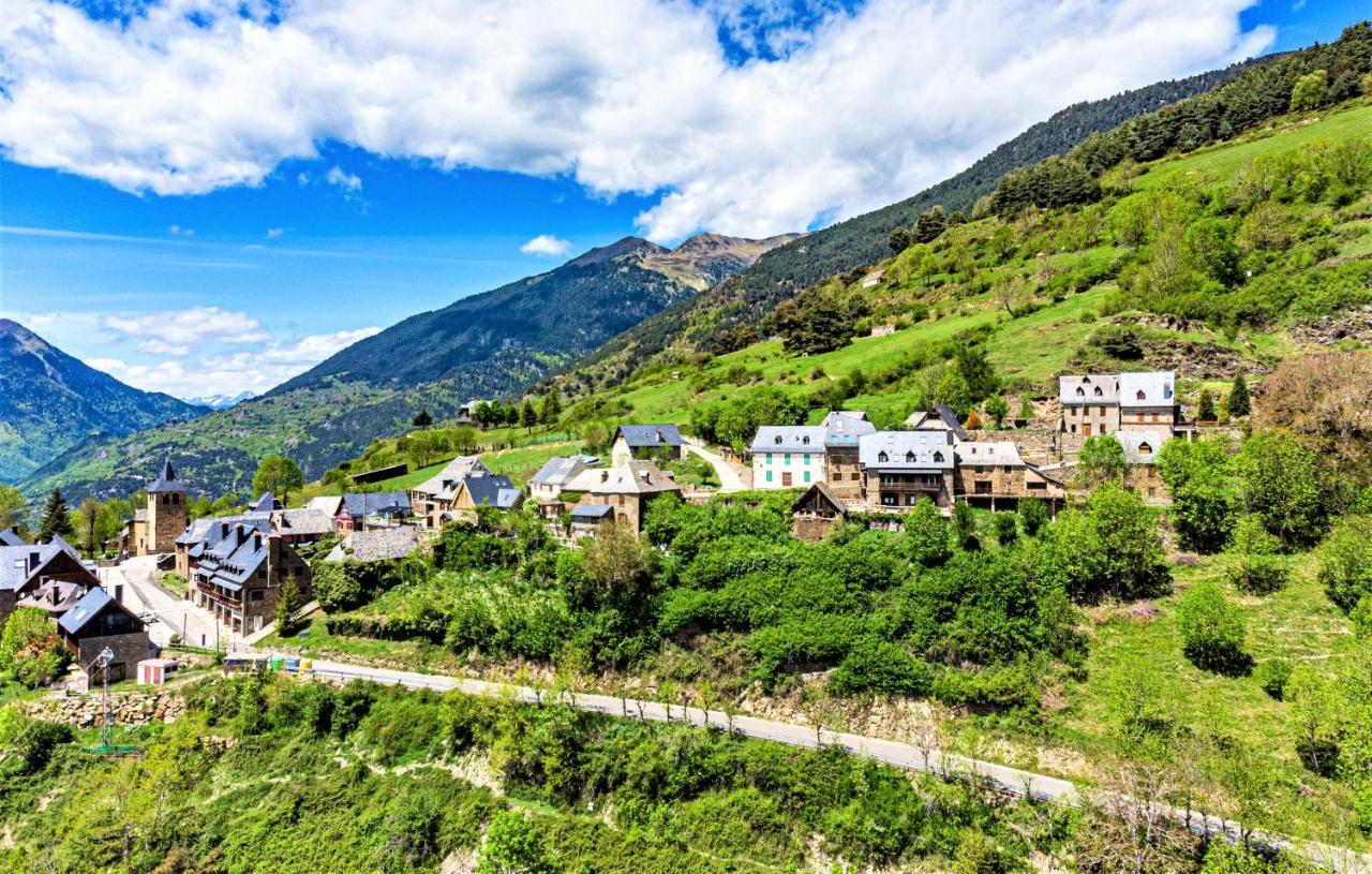 Apartamentos Aran Montcorbau Kültér fotó